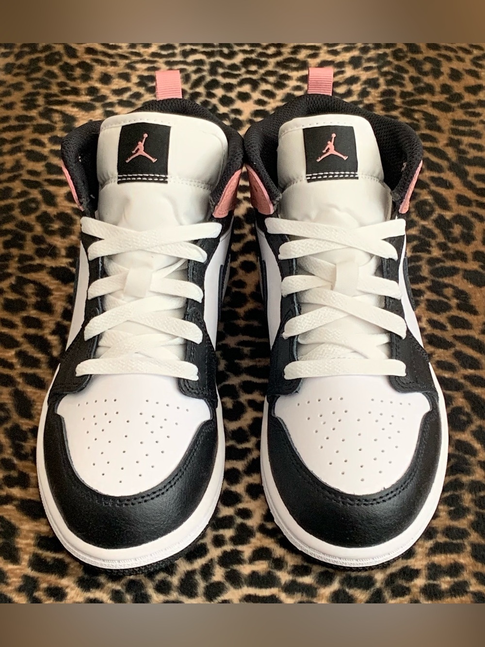 Nike - Picture 3 of 6